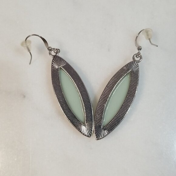Dangle Earrings - Picture 4 of 4